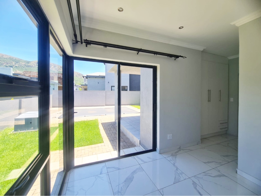 To Let 4 Bedroom Property for Rent in Melodie North West